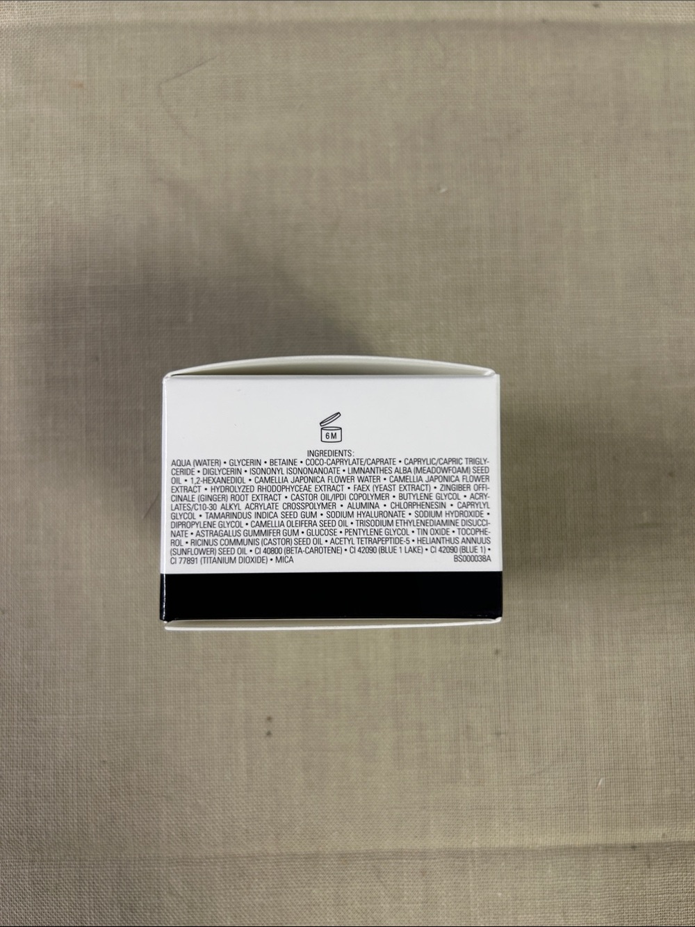 CHANEL Hydra Beauty Illuminating Hydrating Eye Cream - White and Black - Picture 3 of 7